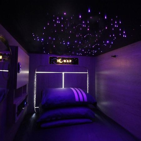 L'Etoile De Mer Mong Kok - Capsule Hotel Kowloon  Exteriör bild